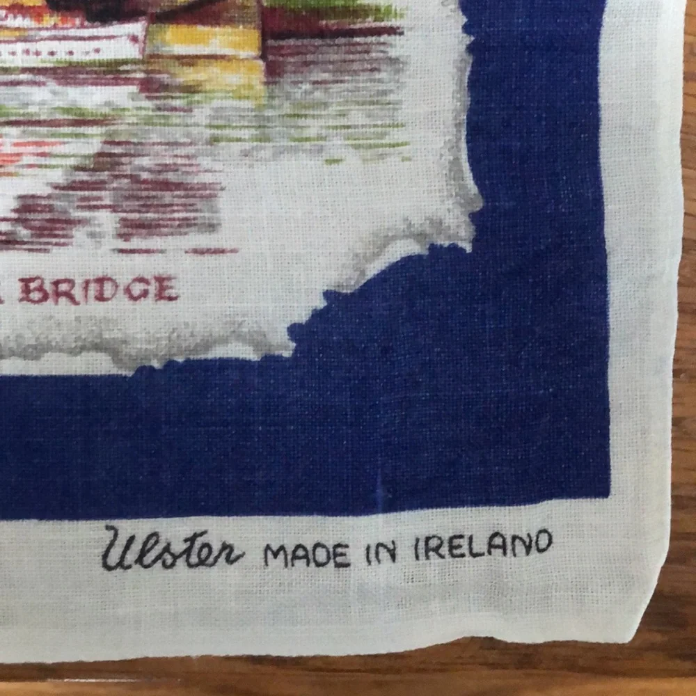 The tea towel by Ulster, made of pure Irish linen in Ireland. London Landmarks